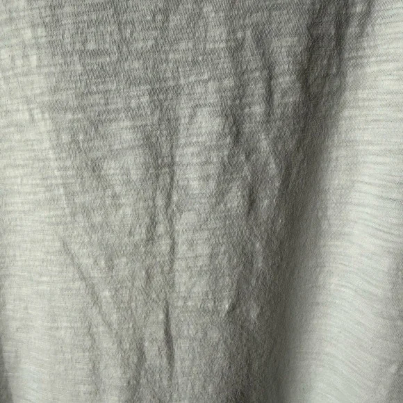 Lilly Pulitzer White V-Neck Short Sleeve Tee - Picture 3 of 4